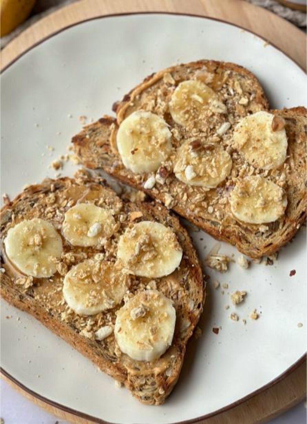 Crunchy peanutbutter toast