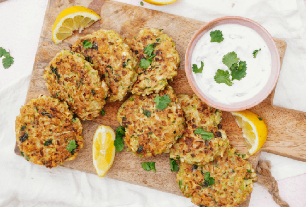 Broccoli fritters met frisse saus