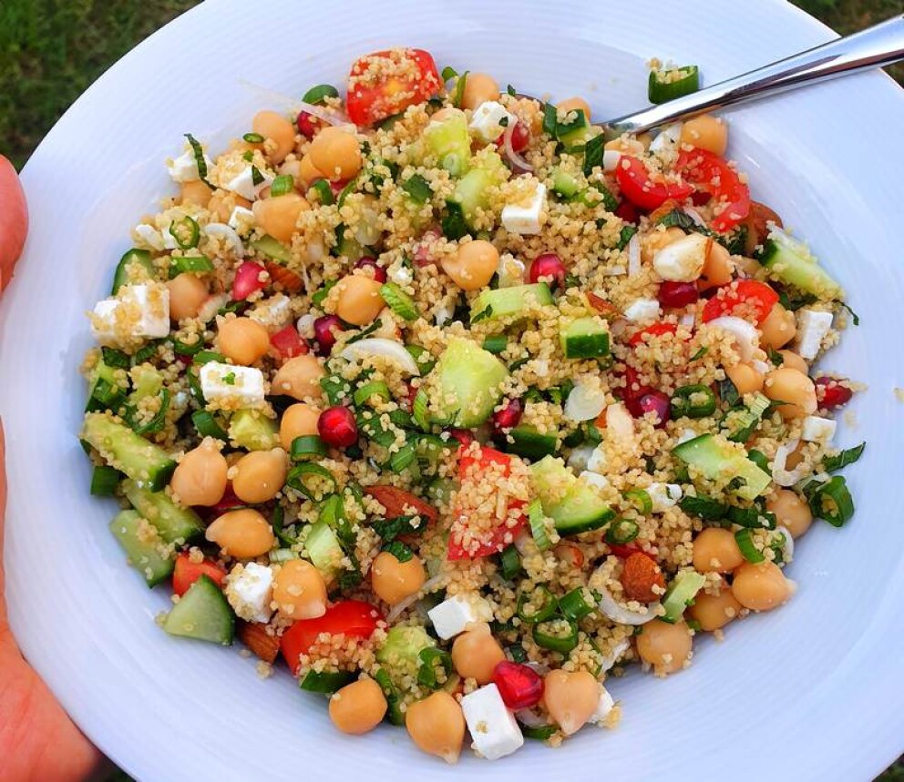 Couscous salade met munt, bosui en kikkererwten