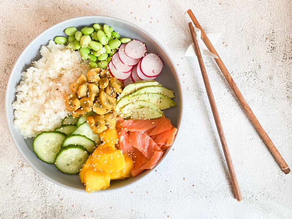 Sushibowl met bloemkoolrijst