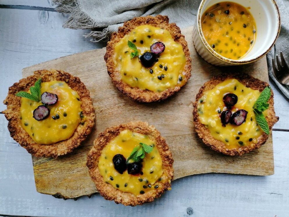 Tartelletes met passievruchtcustard