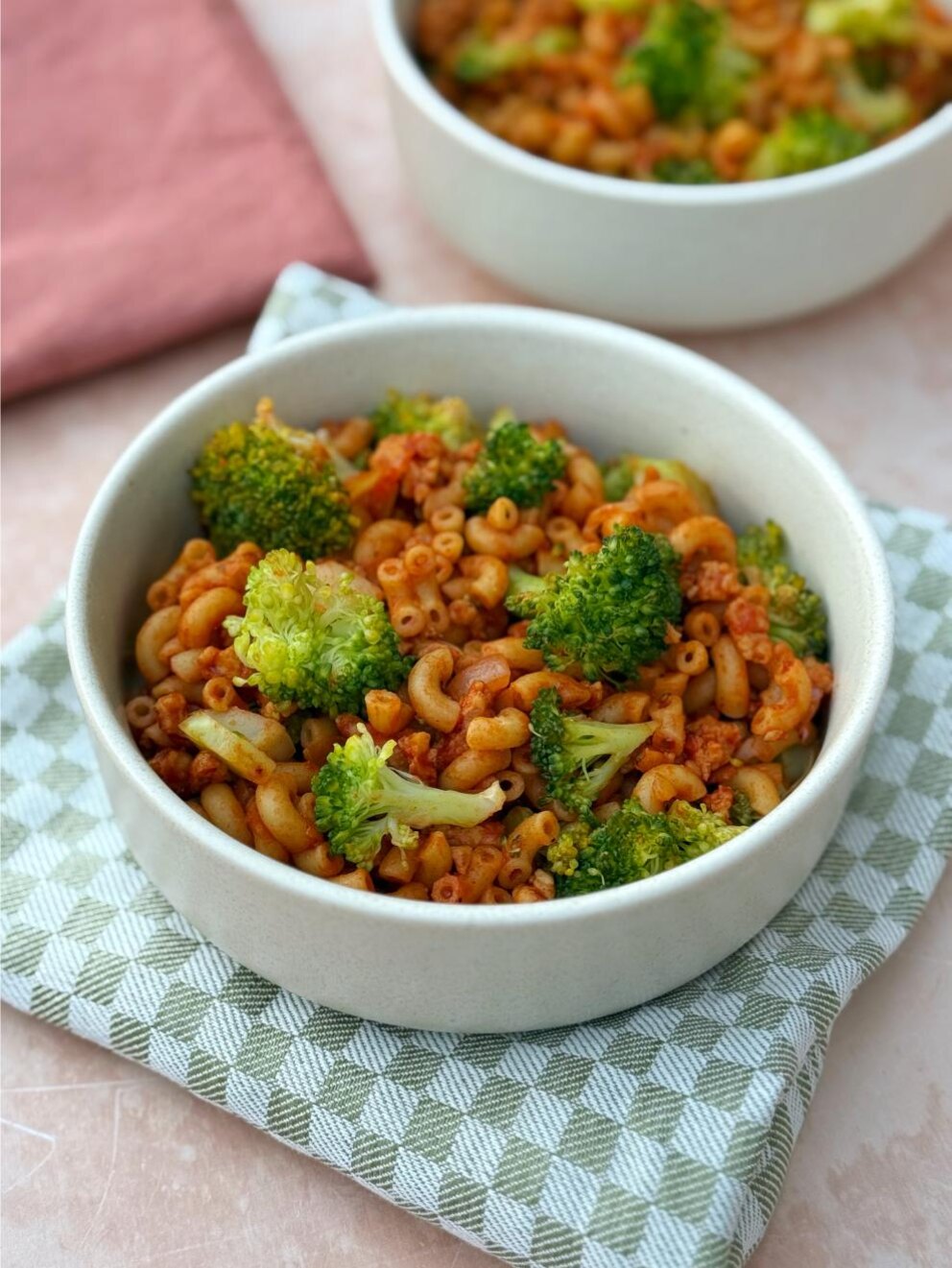 Smul macaroni met kipgehakt en broccoli 